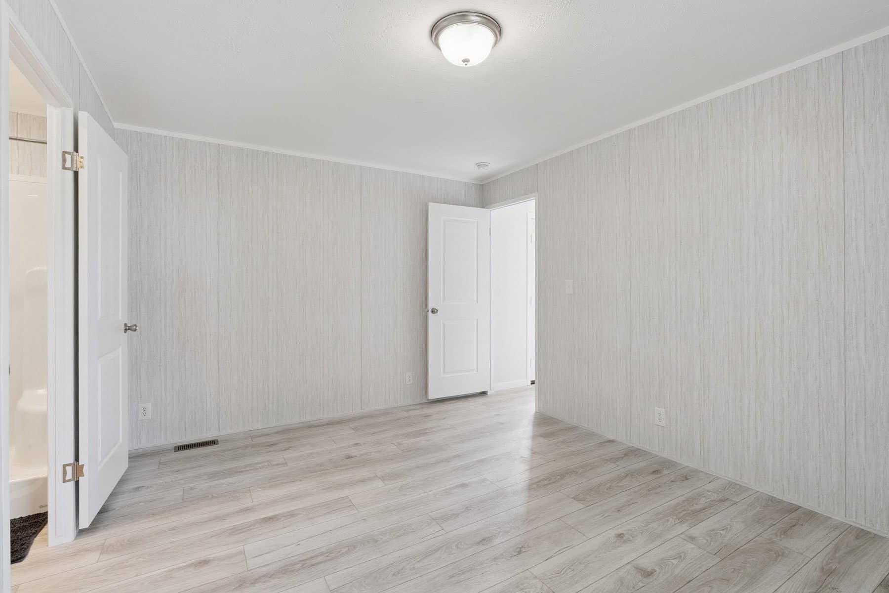 Achiever 6902 interior home features