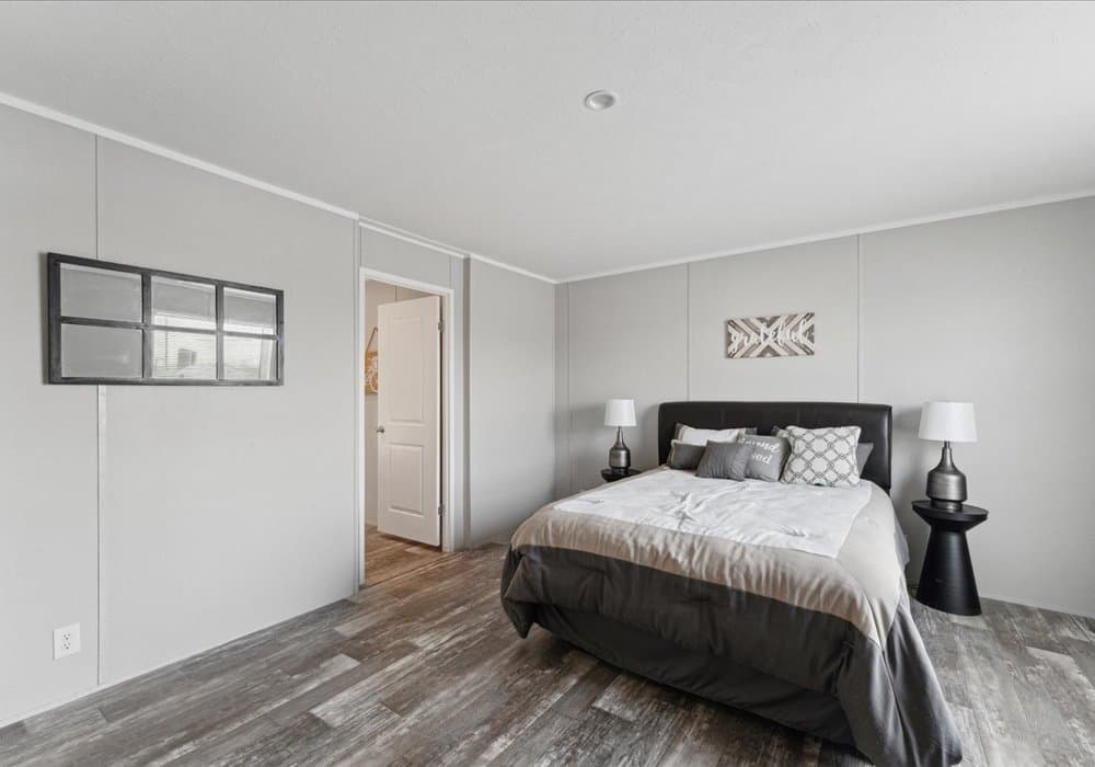 Apex 3900 bedroom home features