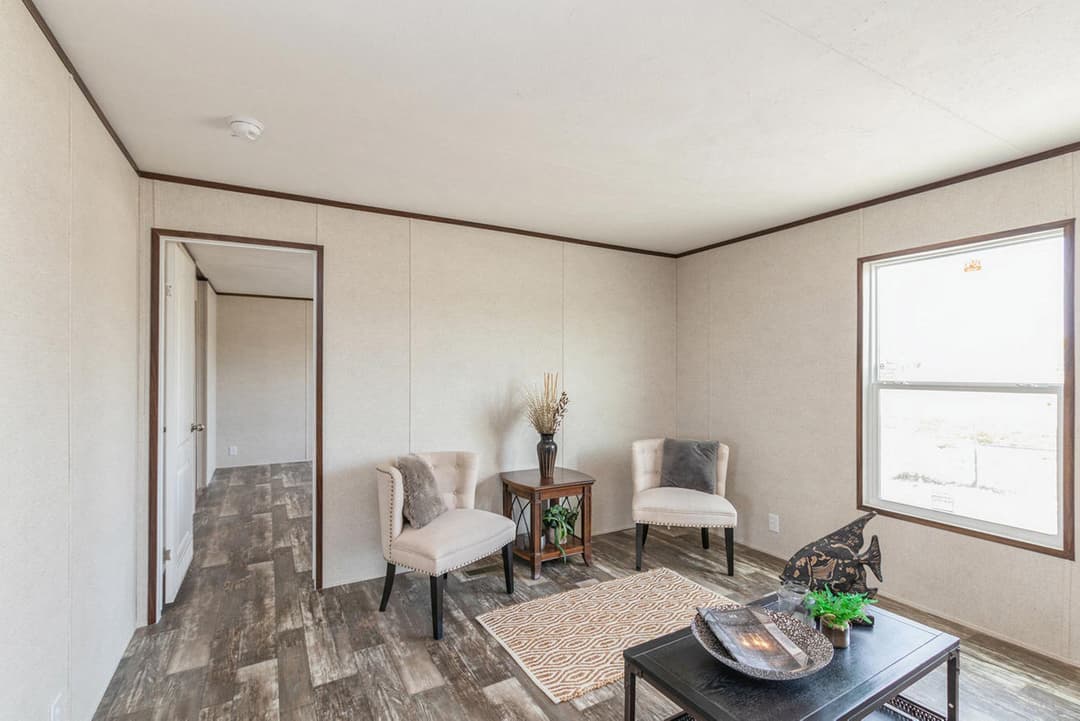 Grand 3902 interior home features