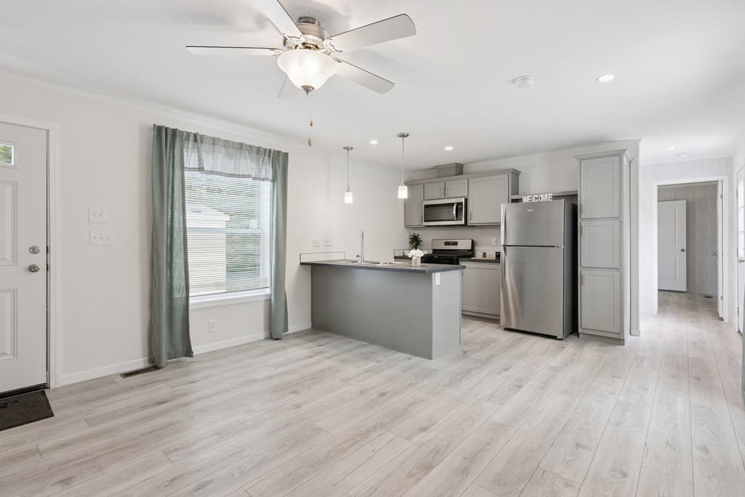 Achiever 6902 interior home features