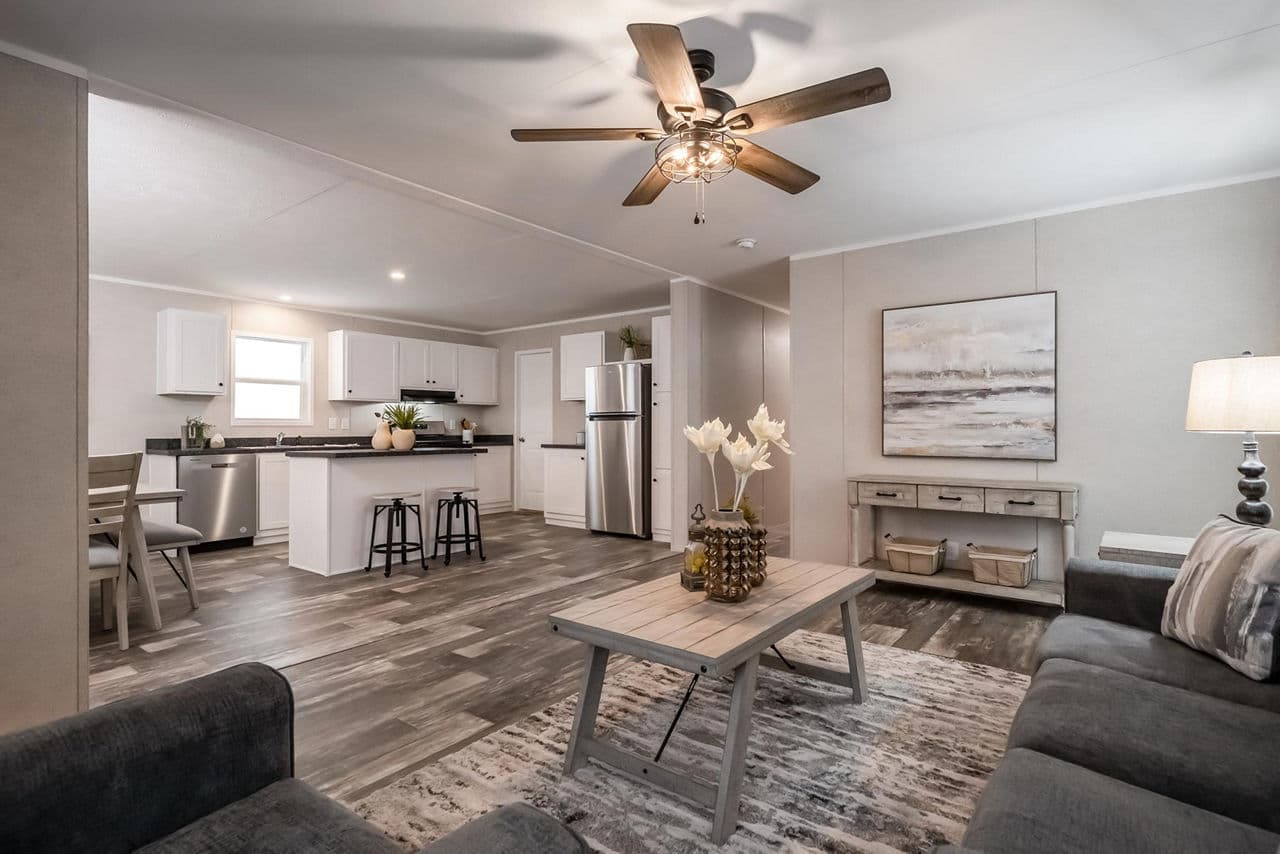 Pinnacle 3904 interior and hero home features