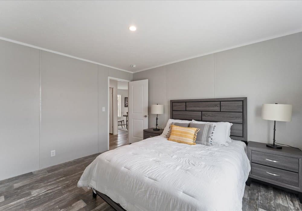 Apex 3900 bedroom home features