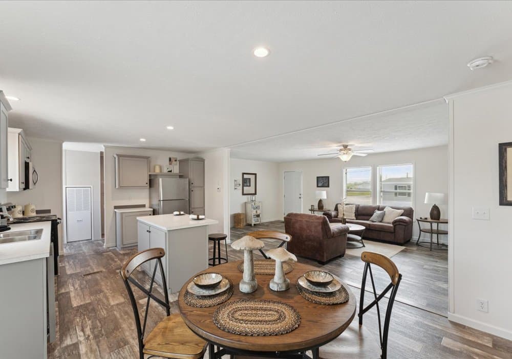 Apex 3900 interior home features