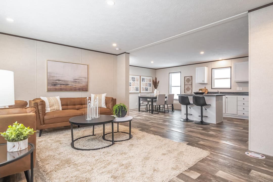 Crown 3901 interior home features