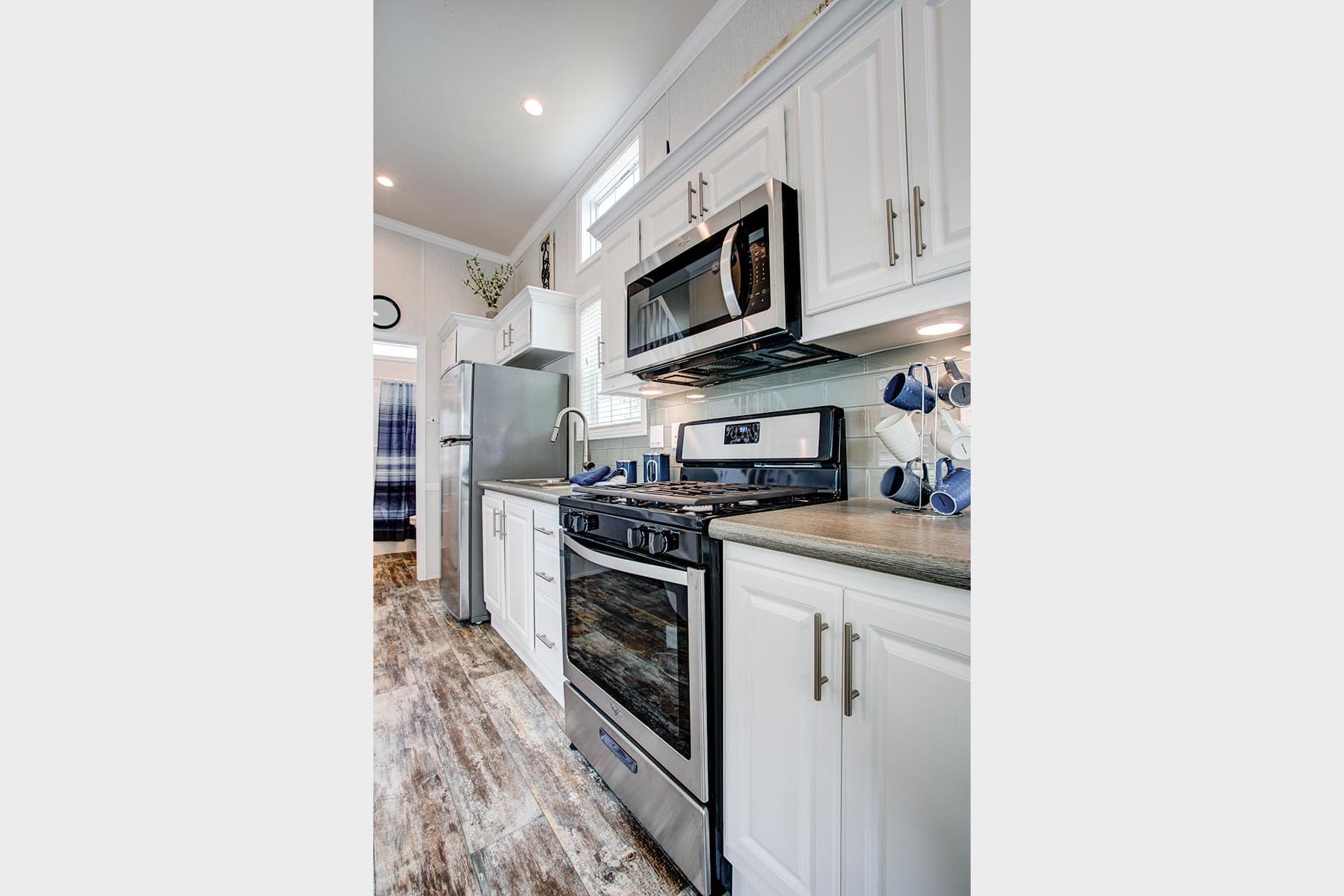 Shore park 4110l kitchen home features