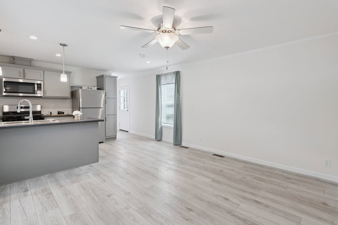 Achiever 6902 interior home features